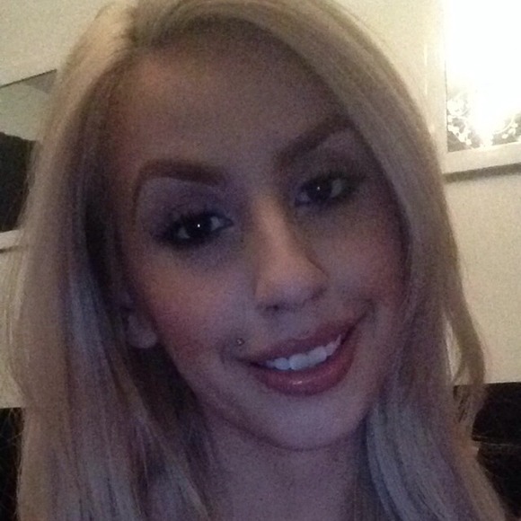 Profile Picture of Hannah Torrez (@hkristine84) on Poshmark