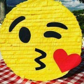 Profile Picture of Lizzi & Joseph (@Lizzi_Joseph) on Twitter