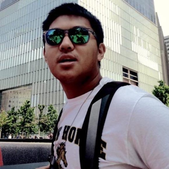 Profile Picture of Daniel Ko (@daniel_ko) on Poshmark