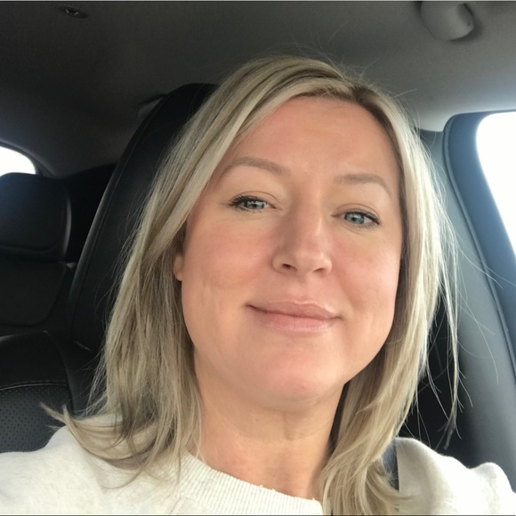 Profile Picture of Tara Hejna (@tarahejna) on Poshmark