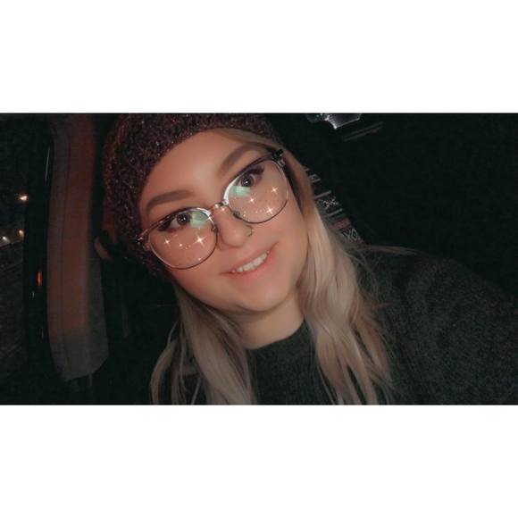 Profile Picture of Bianca Barker (@streetfox09) on Poshmark