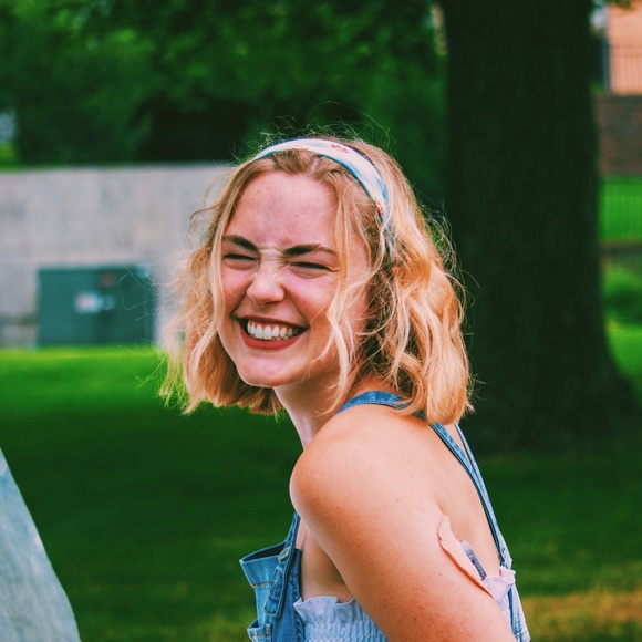 Eleanor Chalstrom - Poshmark Profile Picture of Eleanor Chalstrom (@echalstrom16) on Poshmark