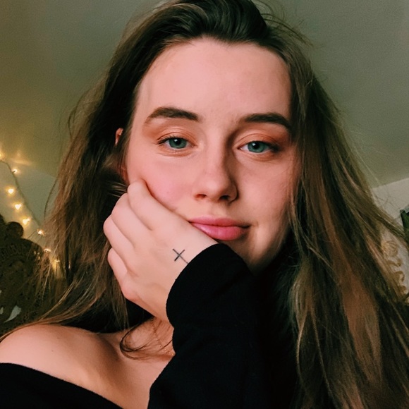 Profile Picture of Sami Scott (@samiscott16) on Poshmark