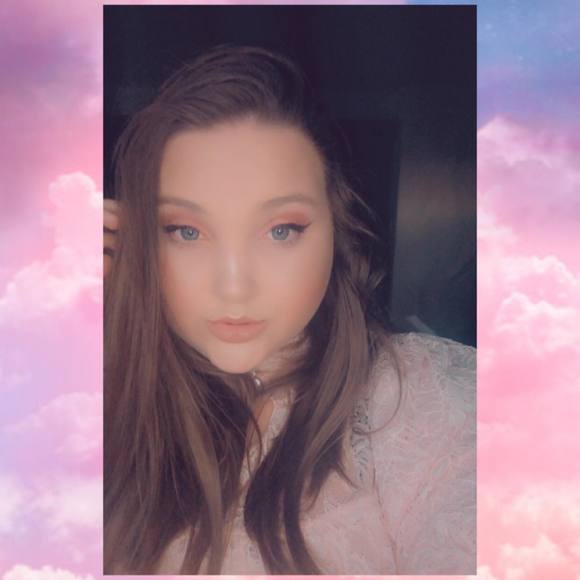 Profile Picture of Ariel Mckee (@alwaysariel_) on Poshmark