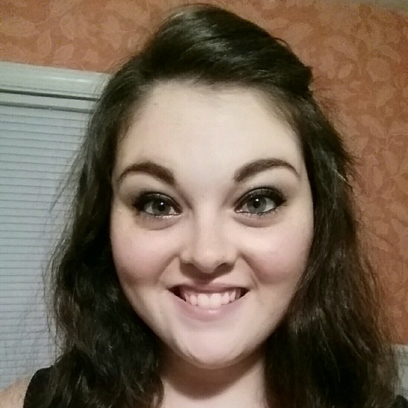 Profile Picture of Jessica Monk (@jnmonk1207) on Poshmark