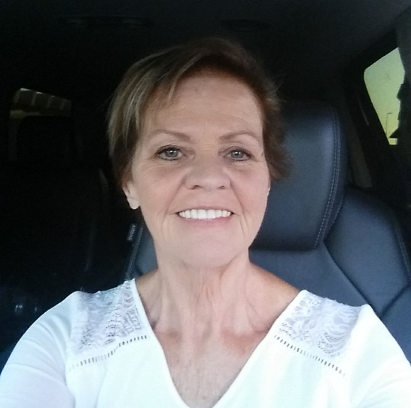 Profile Picture of Nancy Brown (@nancybrown483) on Poshmark