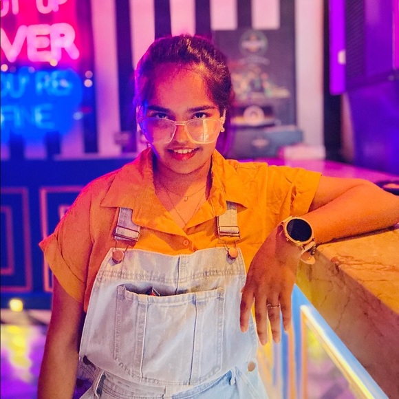 Profile Picture of Shuchi Jain (@shuchijain490) on Poshmark