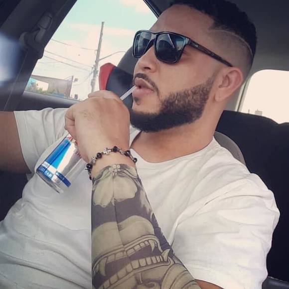 Profile Picture of Alex Genao (@alexgenao) on Poshmark