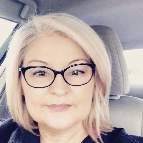 Profile Picture of Edith Collett (@hidnky) on Poshmark