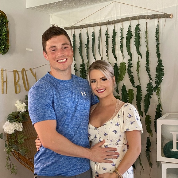 Profile Picture of Hannah Wiedemann (@hannahuzick) on Poshmark