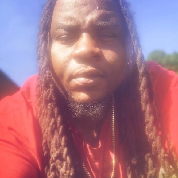 Profile Picture of Tyron Faines (@t_faines) on Poshmark