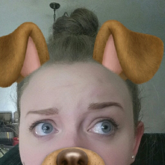 Profile Picture of Chloe Morrison (@clomorrison) on Poshmark