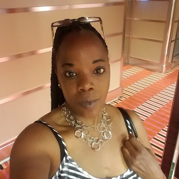 Profile Picture of Crystal Bradley (@crystalbrad_49) on Poshmark
