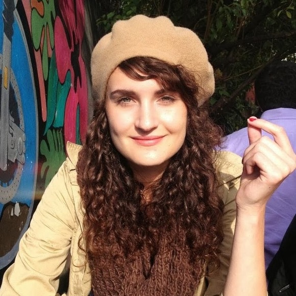Profile Picture of Kelsey Schimmelman (@kelseyschimm) on Poshmark