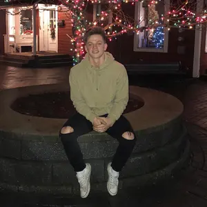 Profile Picture of Lonnie Gibbons (@@lonniegibbons) on Tiktok