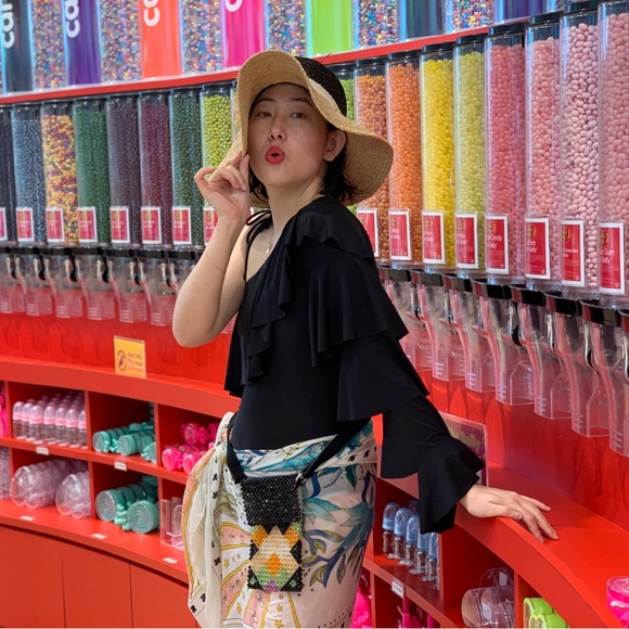 Profile Picture of Ruby Li (@rubylalapearl) on Poshmark