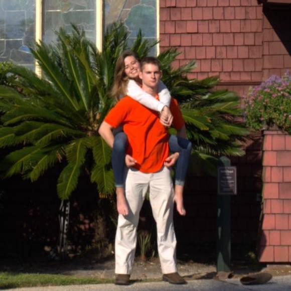 Profile Picture of Cassie Brakenwagen (@cbrakenwagen) on Poshmark