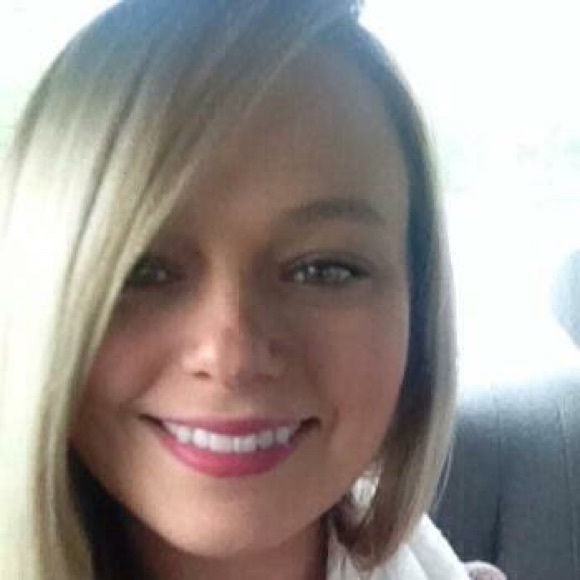 Profile Picture of Sarah Reinhardt (@sreinhardt18) on Poshmark