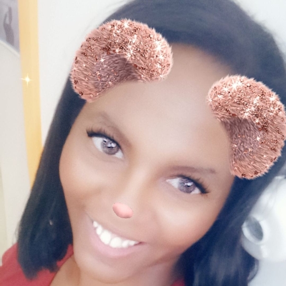 Profile Picture of Cici Nevills (@cicinev) on Poshmark