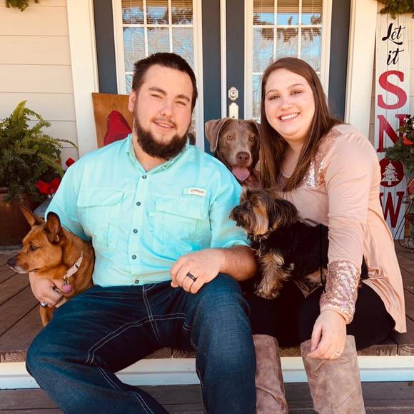 Profile Picture of Haley Saulters (@haley153623) on Poshmark