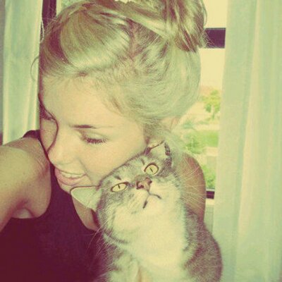 Profile Picture of Heather Nelson (@Heath1er) on Twitter