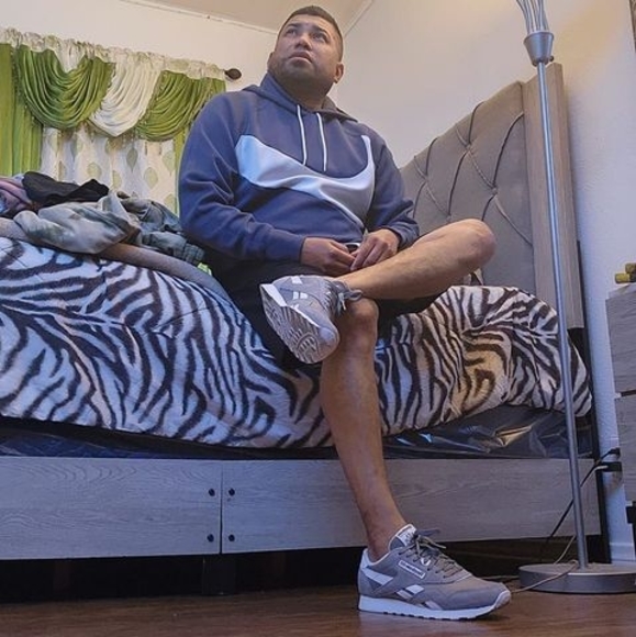 Profile Picture of Daurin Martinez (@daurinm089) on Poshmark