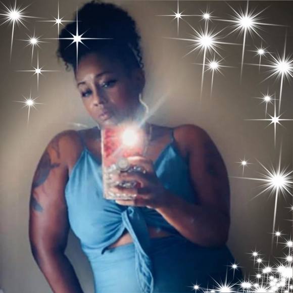 Profile Picture of Camille Lofton (@camillejones_79) on Poshmark
