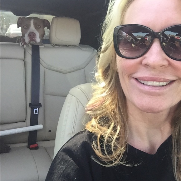 Profile Picture of Tyna Degenhardt (@tynadegenhardt) on Poshmark