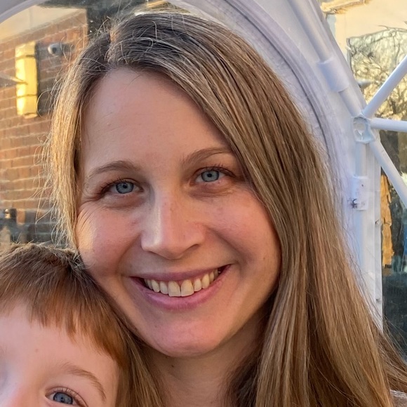 Valeska Mcdavitt - Poshmark Profile Picture of Valeska Mcdavitt (@vmcdavitt) on Poshmark