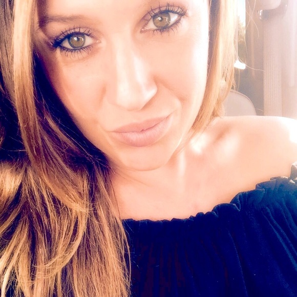 Profile Picture of Heather Blanford (@heather0514) on Poshmark