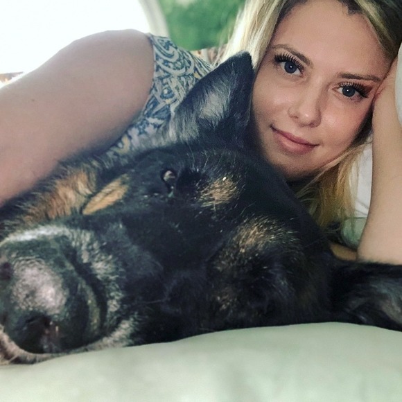 Profile Picture of Mary Cradic (@marebear689) on Poshmark