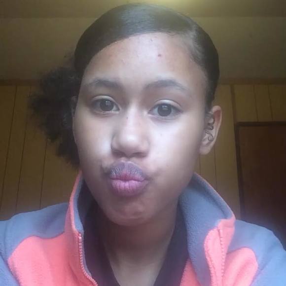 Profile Picture of Haley Rhodes (@haleyrhodes23) on Poshmark