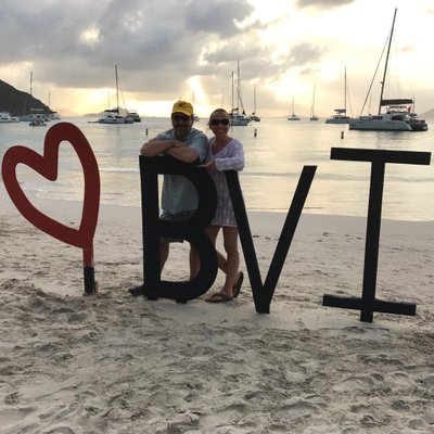 Profile Picture of Kim DeVries (@sunnsnd) on Twitter