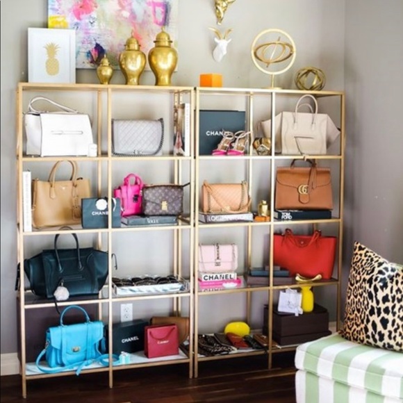 Profile Picture of Manita Leskie (@objects4u) on Poshmark