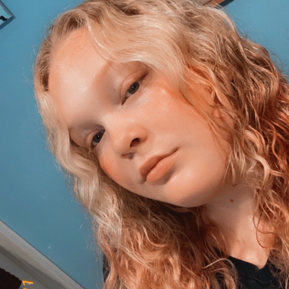 Profile Picture of Kelsea Werlinger (@kelsea_storm) on Poshmark