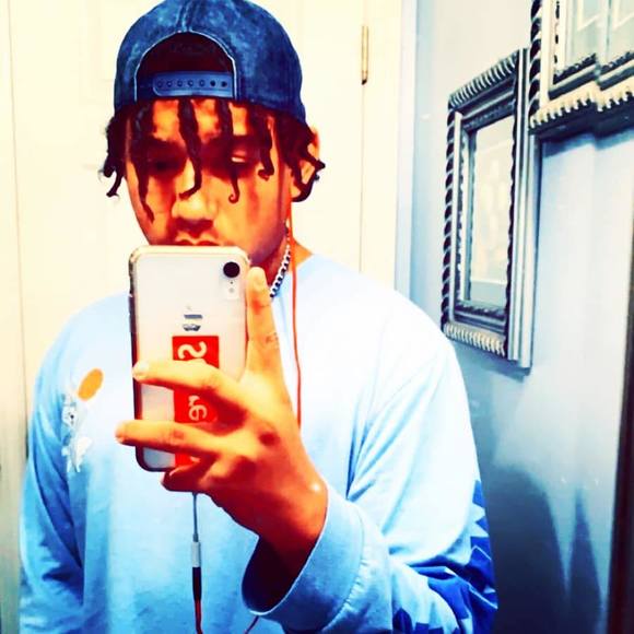 Dominick Coleman - Poshmark Profile Picture of Dominick Coleman (@dbsbxdom) on Poshmark