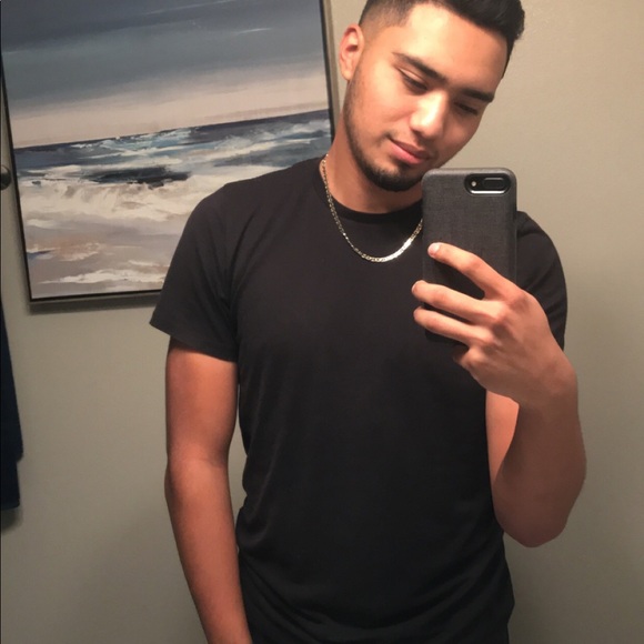 Profile Picture of Aaron Ponzio (@aaronponzio) on Poshmark