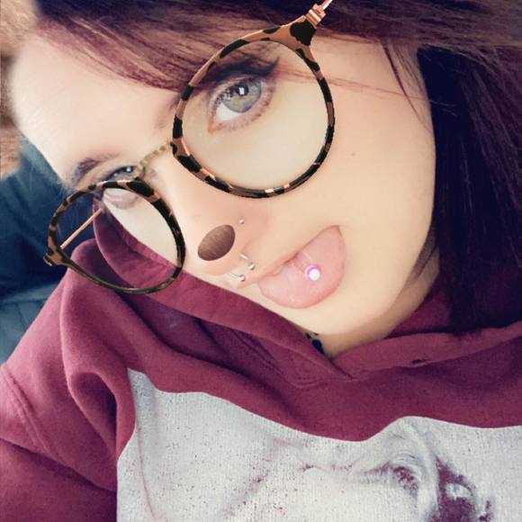 Profile Picture of Cindy Quimby (@lamneckcindy) on Poshmark