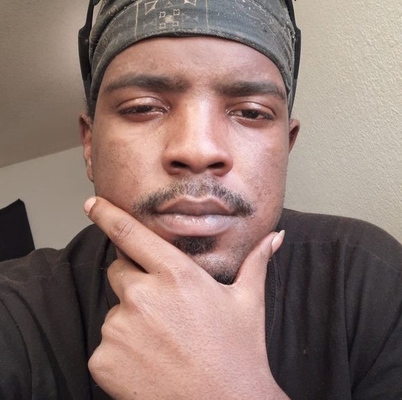 Profile Picture of David Hudnall (@davidhudnall) on Poshmark