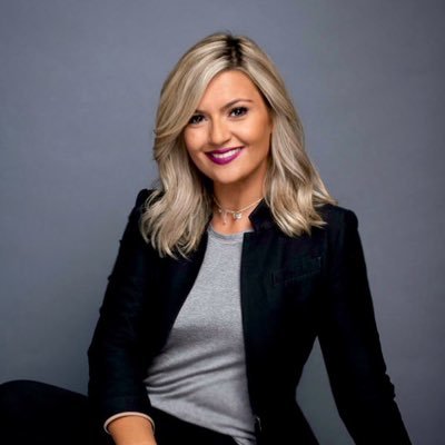 Profile Picture of Vivianne Linou (@Vivianne_Linou) on Twitter