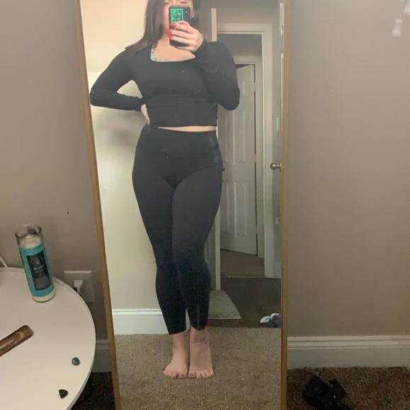 Profile Picture of Alexandra Hammon (@alexhamm14) on Poshmark