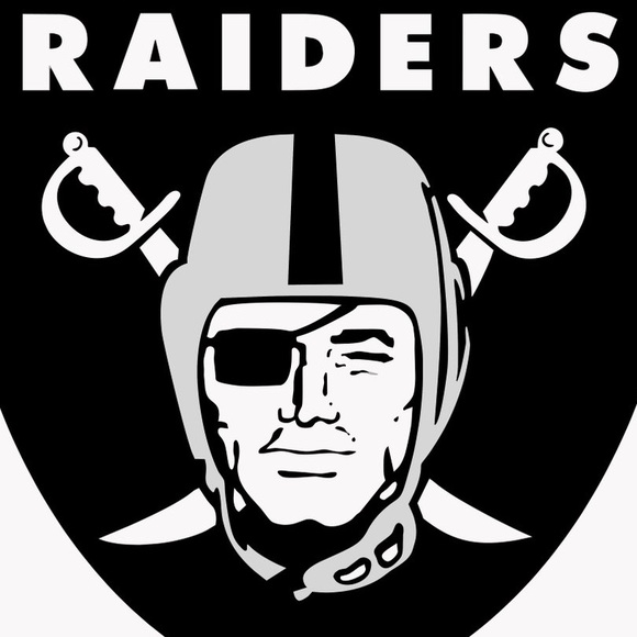 Profile Picture of Aaron Oliver (@haoliver92) on Poshmark