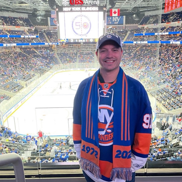 Lawrence Paretta - Poshmark Profile Picture of Lawrence Paretta (@lparetta) on Poshmark