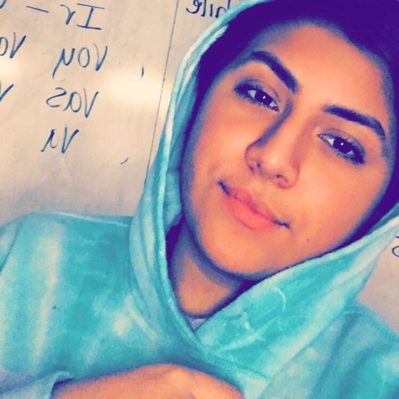 Profile Picture of Chris Mireles (@cmireles135) on Poshmark
