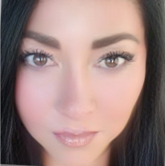 Profile Picture of Michelle Encinias (@michelle_1974) on Poshmark