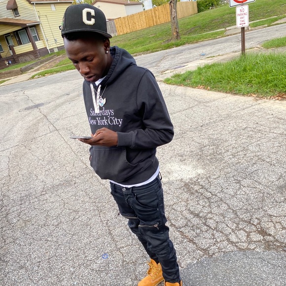 Profile Picture of Darryl Grimes (@d2slimey5) on Poshmark