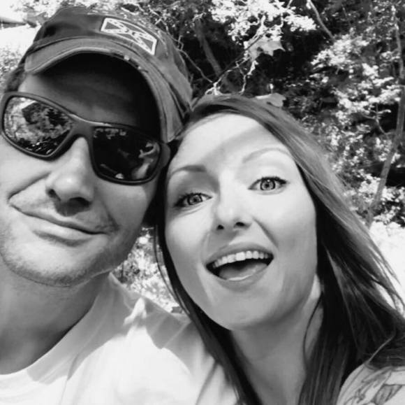 Profile Picture of Amanda Hughes (@amandalakins) on Poshmark