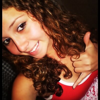 Profile Picture of Vanessa Barcelos (@Calopicita) on Twitter