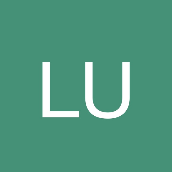 Profile Picture of Lauren Uslan (@curleelu) on Poshmark