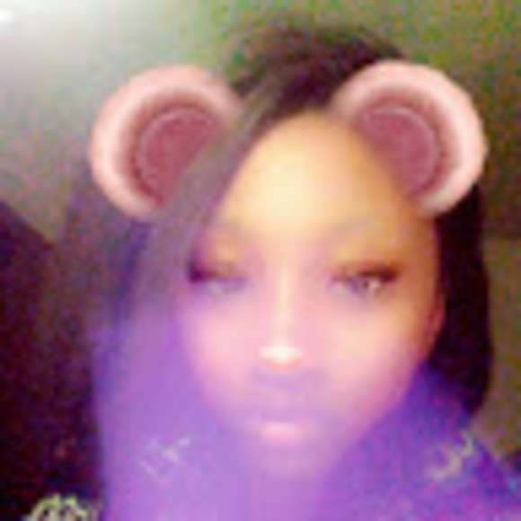 Profile Picture of Monique Hogan (@melaninbabyyy) on Poshmark